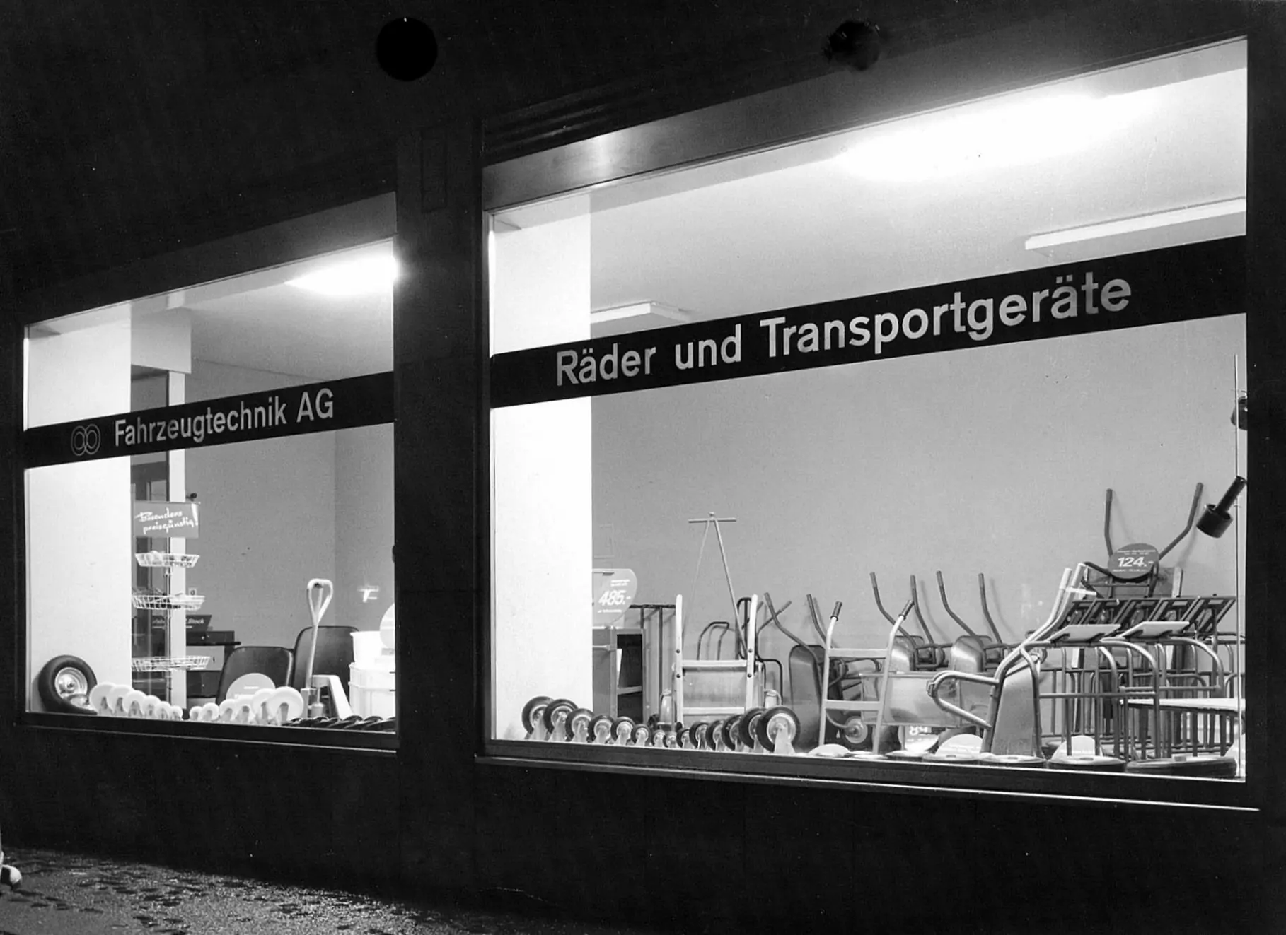 00026_Laden_1966_Nacht